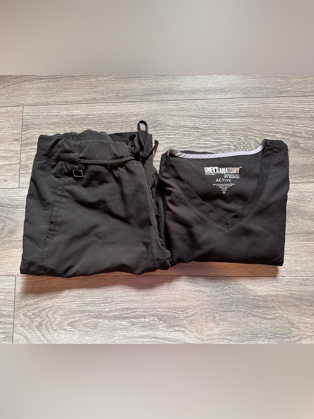 Grey’s Anatomy Active Black Scrub Set 2-Piece V-Neck Top & Cargo Pants M